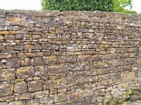 Jarnioux - Mur en pierres seches (5)